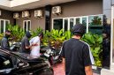 Densus 88 Antiteror Polri menangkap 11 tersangka dugaan tindak pidana terorisme dalam penindakan serentak di enam provinsi.
