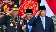 Kapolri Jenderal Polisi Suyudi Ario Seto menghadiri upacara peringatan Hari Ulang Tahun (HUT) ke-81 TNI di Lapangan PRIMA, Mabes TNI, Cilangkap, Jakarta Timur, Senin (5/10/2026).