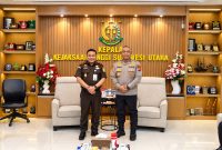 Kapolda Sulawesi Utara (Sulut) Irjen Pol Yudho Hermanto, S.I.K., M.M., bersama sejumlah Pejabat Utama (PJU) Polda Sulut mengunjungi Kantor Kejaksaan Tinggi (Kejati) Sulut, Selasa (6/10/2026).