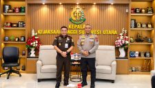 Kapolda Sulawesi Utara (Sulut) Irjen Pol Yudho Hermanto, S.I.K., M.M., bersama sejumlah Pejabat Utama (PJU) Polda Sulut mengunjungi Kantor Kejaksaan Tinggi (Kejati) Sulut, Selasa (6/10/2026).