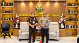 Kapolda Sulawesi Utara (Sulut) Irjen Pol Yudho Hermanto, S.I.K., M.M., bersama sejumlah Pejabat Utama (PJU) Polda Sulut mengunjungi Kantor Kejaksaan Tinggi (Kejati) Sulut, Selasa (6/10/2026).
