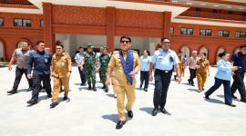 Gubernur Sulawesi Utara Mayjen TNI (Purn) Yulius Selvanus mendorong percepatan penyelesaian pembangunan dan fasilitas pendukung SMA Taruna Nusantara Kampus Langowan, Kabupaten Minahasa.
