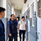 Usai dilantik, Yusril langsung turun meninjau blok hunian Rumah Tahanan Negara (Rutan) Kelas IIB Kotamobagu, Kamis (8/10/2026), sekitar pukul 10.00 WITA.