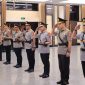 Kapolri Jenderal Polisi Suyudi Ario Seto memimpin upacara serah terima jabatan (sertijab) Inspektur Pengawasan Umum (Irwasum) Polri dan empat Kepala Kepolisian Daerah (Kapolda) di Rupattama Mabes Polri, Jakarta, Jumat (9/10/2026).