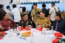 Pelaksana Tugas (Plt.) Kepala Kejaksaan Tinggi Sulawesi Utara, Dr. Feri Tas, S.H., M.Hum., M.Si., menghadiri rapat tersebut sebagai bagian dari upaya memperkuat sinergi dalam penyelenggaraan pemerintahan daerah.