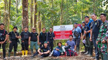 Tim gabungan melakukan operasi penertiban aktivitas pertambangan emas tanpa izin di kawasan Taman Nasional Bogani Nani Wartabone, Gunung Mobungayon, Sulawesi Utara.