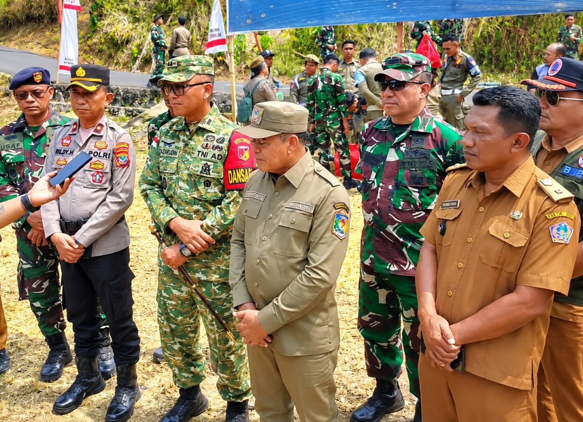 Pembangunan jalan, penyediaan air bersih, dan perbaikan hunian warga menjadi sasaran program TNI Manunggal Membangun Desa (TMMD) ke-130 Tahun Anggaran 2026 di Kampung Kapeta, Kecamatan Siau Barat Selatan, Kabupaten Kepulauan Siau Tagulandang Biaro (Sitaro).