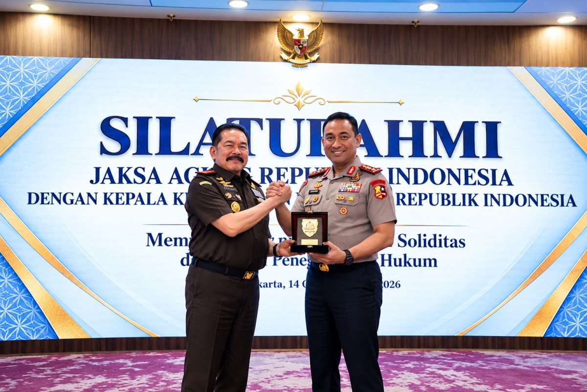 Kapolri Suyudi Ario Seto bertemu Jaksa Agung ST Burhanuddin untuk memperkuat sinergi penegakan hukum.