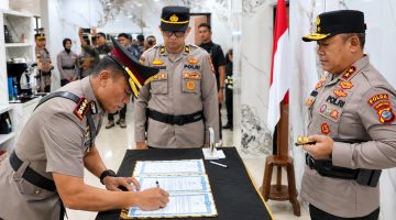 Kombes Pol Endrastiawan Setyowibowo, S.I.K., M.H., resmi menjabat Kepala Bidang Hubungan Masyarakat (Kabid Humas) Polda Sulawesi Utara setelah dilantik Kapolda Sulut Irjen Pol Yudo Hermanto, S.I.K., M.M., Kamis (15/10/2026).