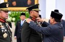 Presiden Prabowo Subianto resmi melantik Jenderal TNI Tandyo Budi Revita sebagai Kepala Staf Angkatan Darat (KSAD) dalam upacara kenegaraan yang berlangsung di Istana Negara, Jakarta, pada Kamis, 15 Oktober 2026. Foto: BPMI Setpres/Muchlis Jr
