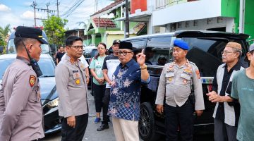 Polresta Manado menyalurkan bantuan kebutuhan pokok dan membuka layanan pemeriksaan kesehatan gratis bagi warga terdampak kebakaran di Kelurahan Sindulang Satu, Lingkungan I, Kecamatan Tuminting, Rabu (14/10/2026).