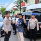 Polresta Manado menyalurkan bantuan kebutuhan pokok dan membuka layanan pemeriksaan kesehatan gratis bagi warga terdampak kebakaran di Kelurahan Sindulang Satu, Lingkungan I, Kecamatan Tuminting, Rabu (14/10/2026).