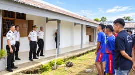 Kepala Kantor Wilayah Direktorat Jenderal Pemasyarakatan (Ditjenpas) Sulawesi Utara, Haposan Silalahi, meninjau wisma hunian anak binaan di Lembaga Pembinaan Khusus Anak (LPKA) Kelas II Tomohon, Senin (19/10/2026).
