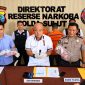 Direktorat Reserse Narkoba Polda Sulawesi Utara mengungkap dugaan peredaran narkotika golongan I jenis liquid sintetis yang mengandung Pinaca di Kota Manado.