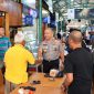 Kapolda Sulawesi Utara Irjen Pol. Yudho Hermanto, S.I.K., M.M., menyambangi Rumah Kopi Jalan Roda di Kelurahan Pinaesaan, Kecamatan Wenang, Kota Manado, Selasa (20/10/2026) pagi.