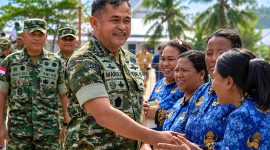 Wakil Panglima TNI Jenderal TNI Maruli Simanjuntak, M.Sc., didampingi Kepala Staf Kodam (Kasdam) XIII/Merdeka Brigjen TNI Wahyu Eko Purnomo, S.I.P., melakukan kunjungan kerja ke pulau terluar tersebut, Kamis (22/10/2026).