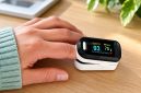 Angka resting heart rate (RHR) atau detak jantung saat istirahat belakangan menjadi perhatian. Sebagian orang menganggap semakin rendah angkanya, semakin sehat kondisi jantung.