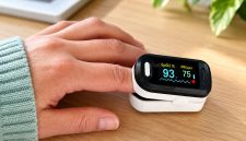 Angka resting heart rate (RHR) atau detak jantung saat istirahat belakangan menjadi perhatian. Sebagian orang menganggap semakin rendah angkanya, semakin sehat kondisi jantung.