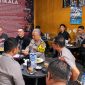 Kapolda berdialog dengan warga dan komunitas setempat, termasuk membahas situasi keamanan dan ketertiban masyarakat (kamtibmas).