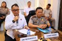 Konferensi pers di Mapolda Sulut, Rabu (27/10/2026), yang dipimpin Kabid Humas Polda Sulut Kombes Pol Endrastiawan Setyowibowo bersama Dirreskrimsus Kombes Pol FX Winardi Prabowo.