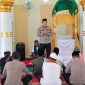 Kapolres Bolaang Mongondow Utara (Bolmut) AKBP Andhika Fitransyah saat melaksanakan kegiatan Jumat Keliling di Masjid Al-Munawar, Desa Boroko, Kecamatan Kaidipang.