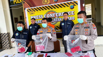 Satuan Reserse Narkoba Polres Kepulauan Siau Tagulandang Biaro (Sitaro) mengungkap kasus dugaan peredaran narkotika jenis sabu dengan mengamankan seorang pria berinisial FM (36).