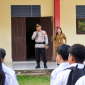 Direktur Pembinaan Masyarakat (Dir Binmas) Polda Sulawesi Utara Kombes Pol Rio Panelewen saat memimpin apel pagi di SMA Negeri 8 PSP Manado, Senin (26/10/2026).