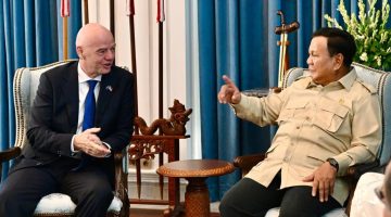Presiden Prabowo Subianto menerima Presiden Federasi Sepak Bola Internasional (FIFA), Gianni Infantino, di Istana Merdeka, Jakarta, pada Senin, 5 Oktober 2026. Foto: BPMI Setpres/Rusman